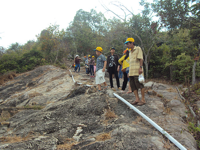 du lich, Đoàn Tham Gia Leo Núi