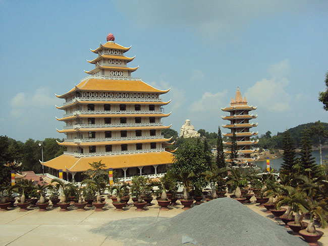 du lich, Toàn Cảnh Núi Cấm