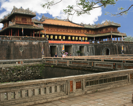 du lich, du lich gia re, tour du lich