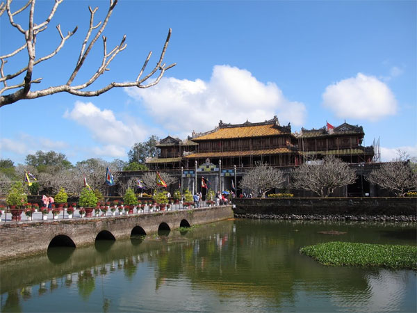 du lich, du lich gia re, tour du lich